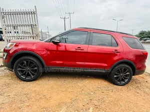 Ford Explorer XLT 4dr FWD (2.3L 4cyl 6A) 2017 Red