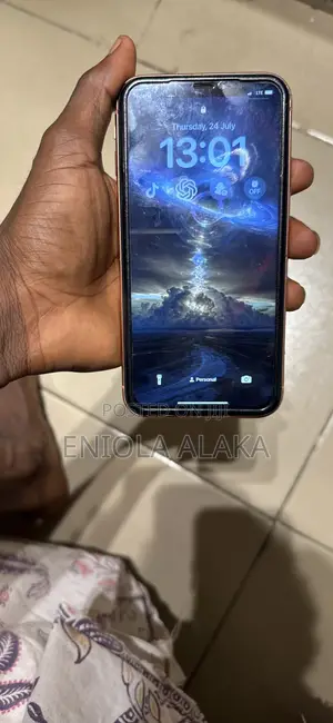 Photo - Apple iPhone XR 64 GB Orange