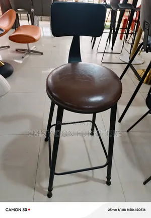 High Quality Iron Leg Bar Stool