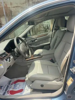 Mercedes-Benz E350 Base 4dr 4Matic Sedan AWD (3.5L 6cyl 7A) 2012 Blue