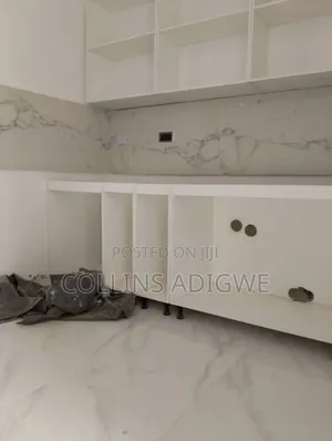 3bdrm Apartment in Vi Lagos, Victoria Island for sale