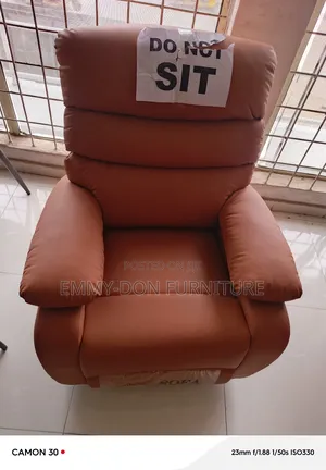 High Quality Swivel Relaxing Chair With Footrest
