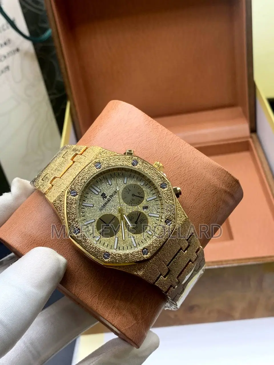 Gold Plain Analog Hublot Watch