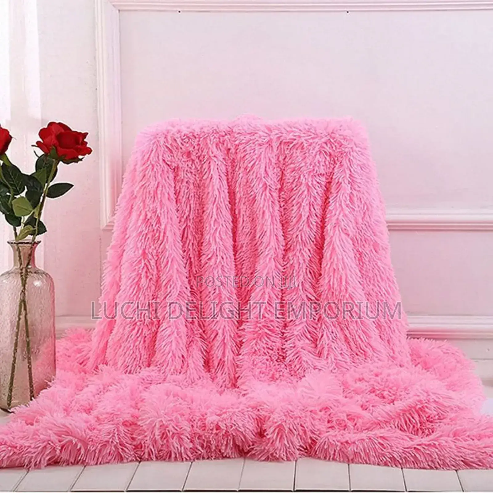 Stay Warm and Cozy With This Premium-Quality Blanket