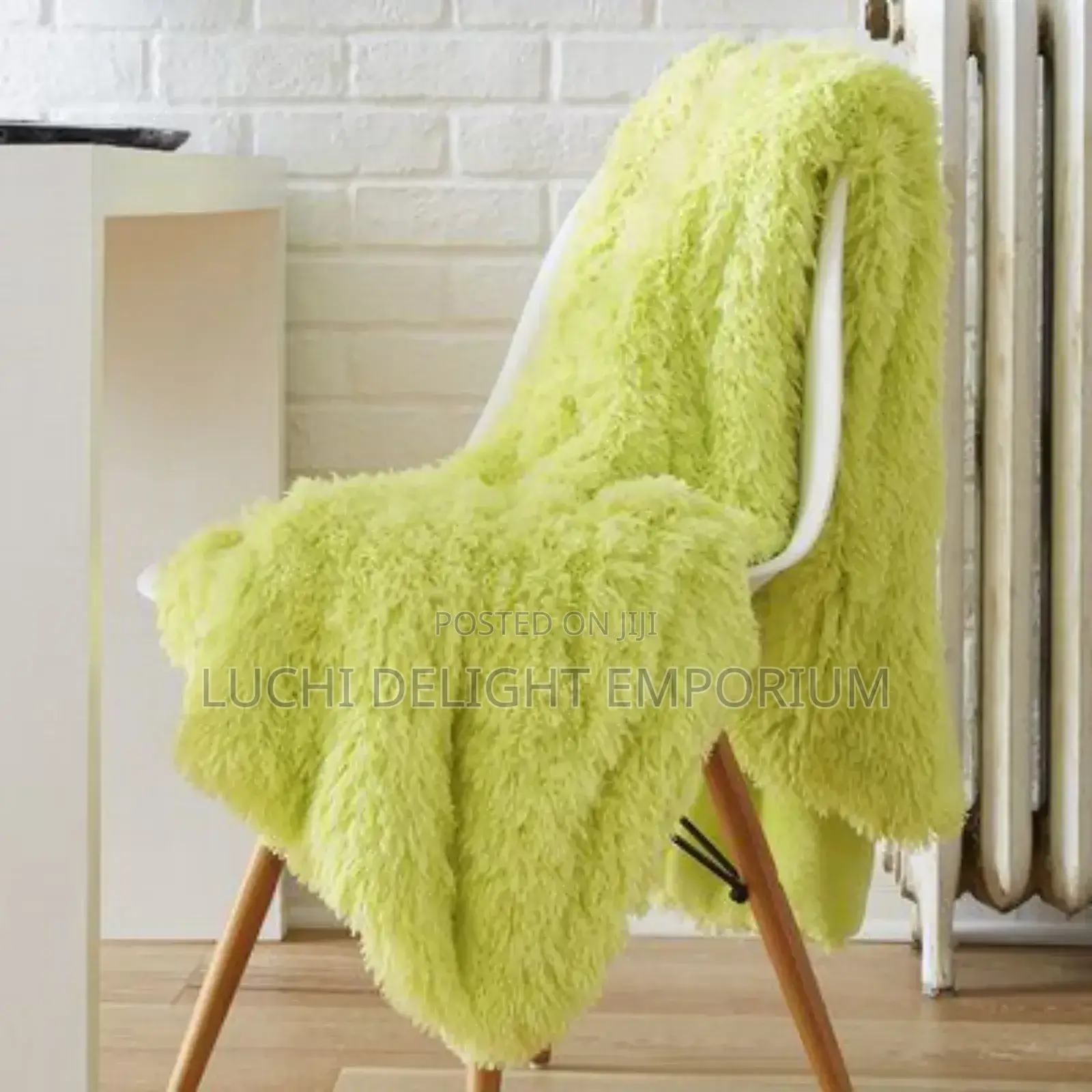 Stay Warm and Cozy With This Premium-Quality Blanket