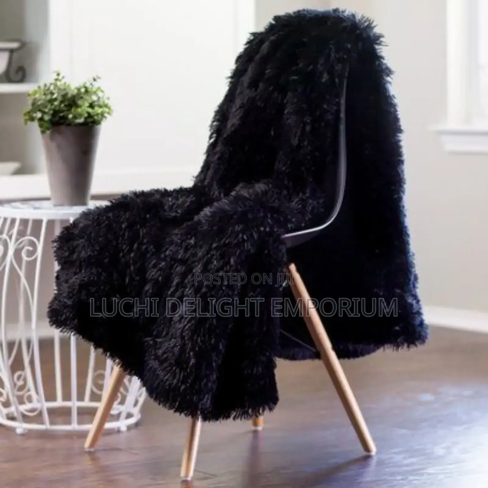 Stay Warm and Cozy With This Premium-Quality Blanket