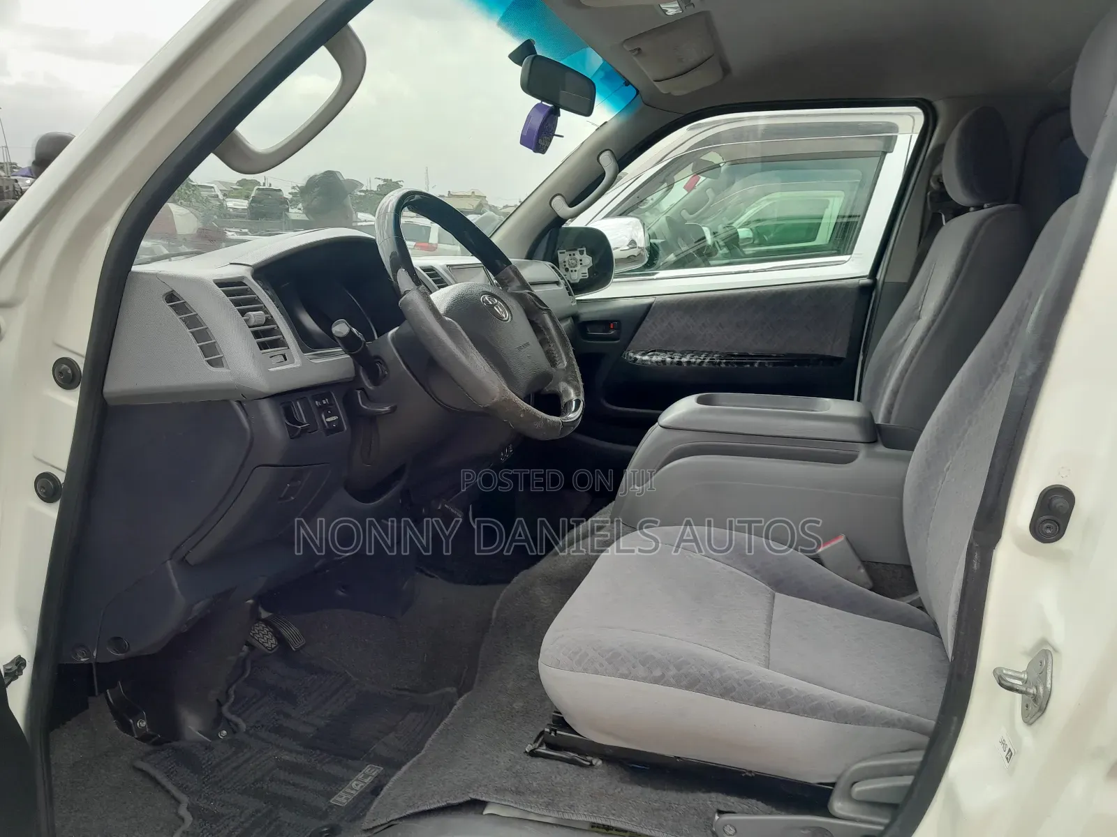 Toyota HiAce 2008 White