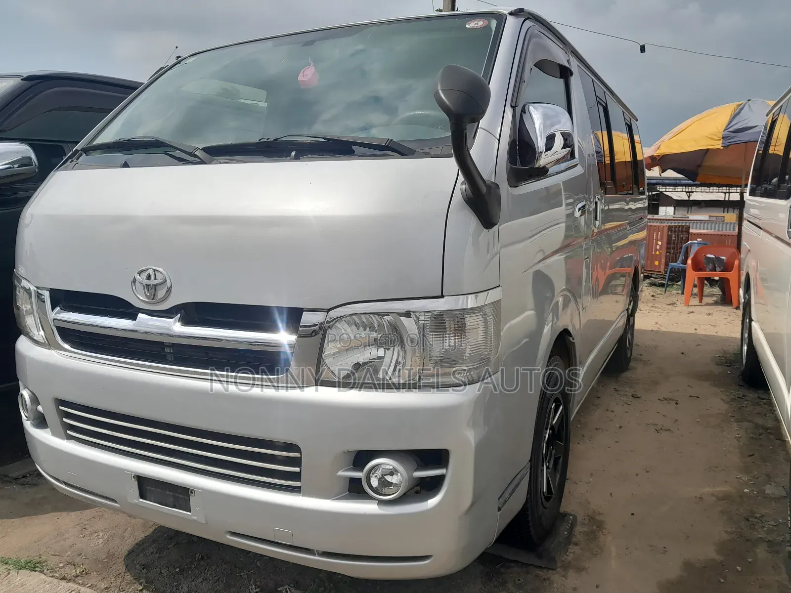 Toyota HiAce 2010 Silver