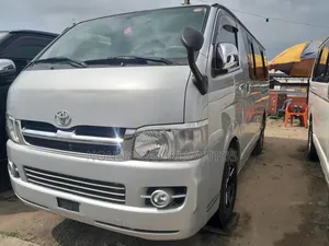 Toyota HiAce 2010 Silver