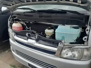 Toyota HiAce 2010 Silver