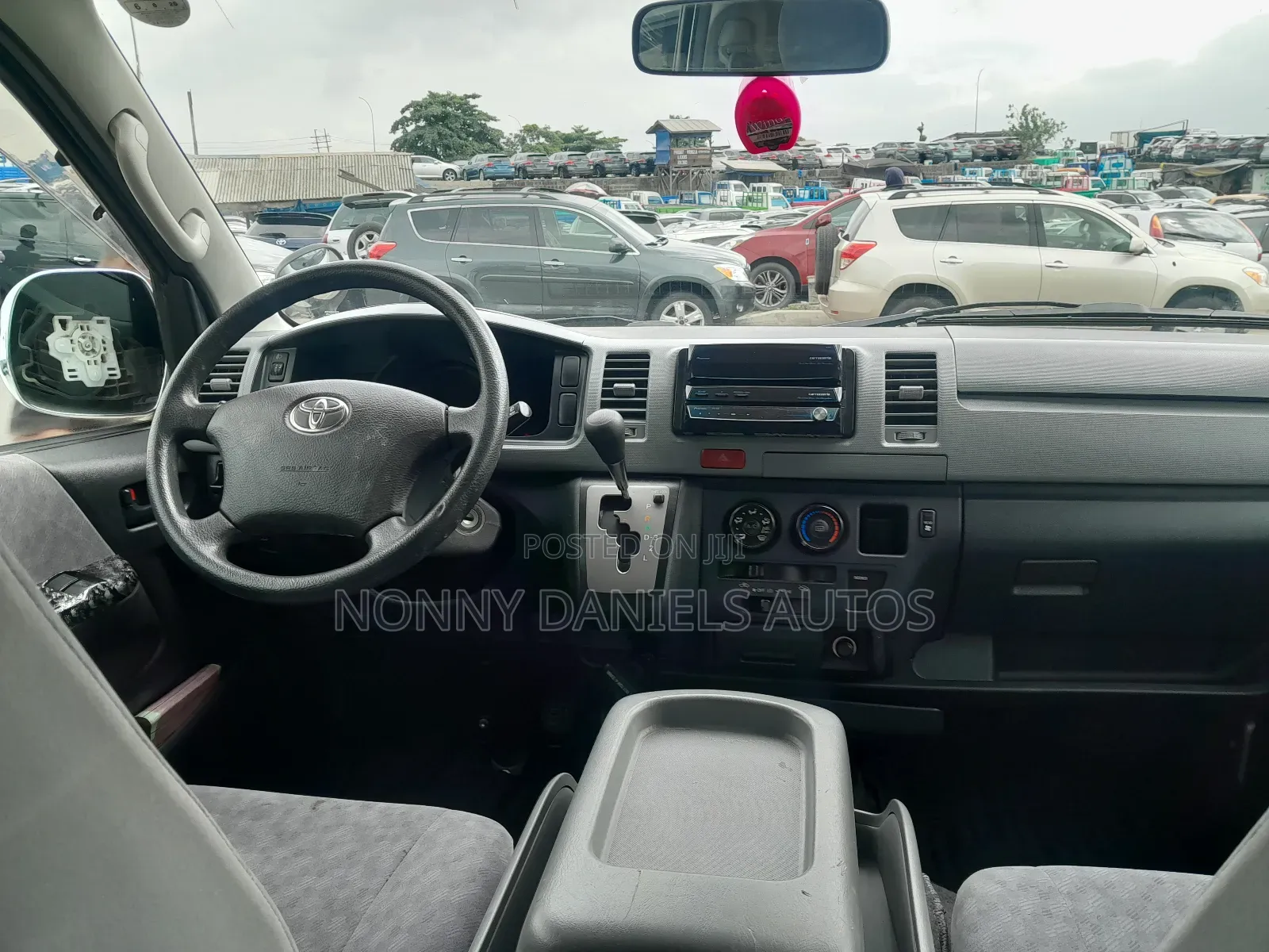 Toyota HiAce 2010 Silver