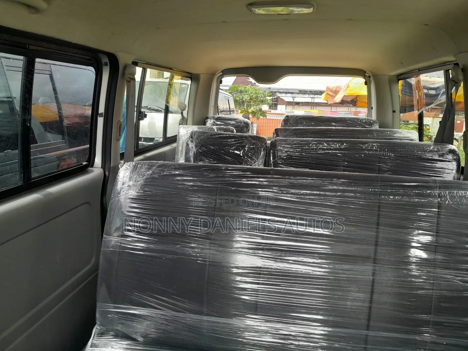 Toyota HiAce 2010 Silver