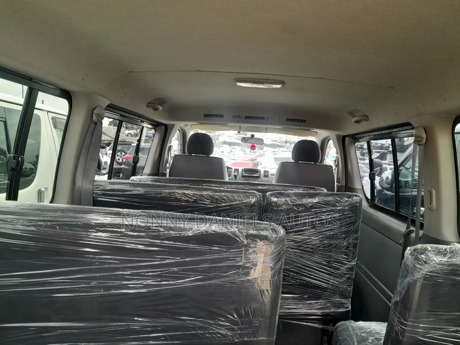 Toyota HiAce 2010 Silver