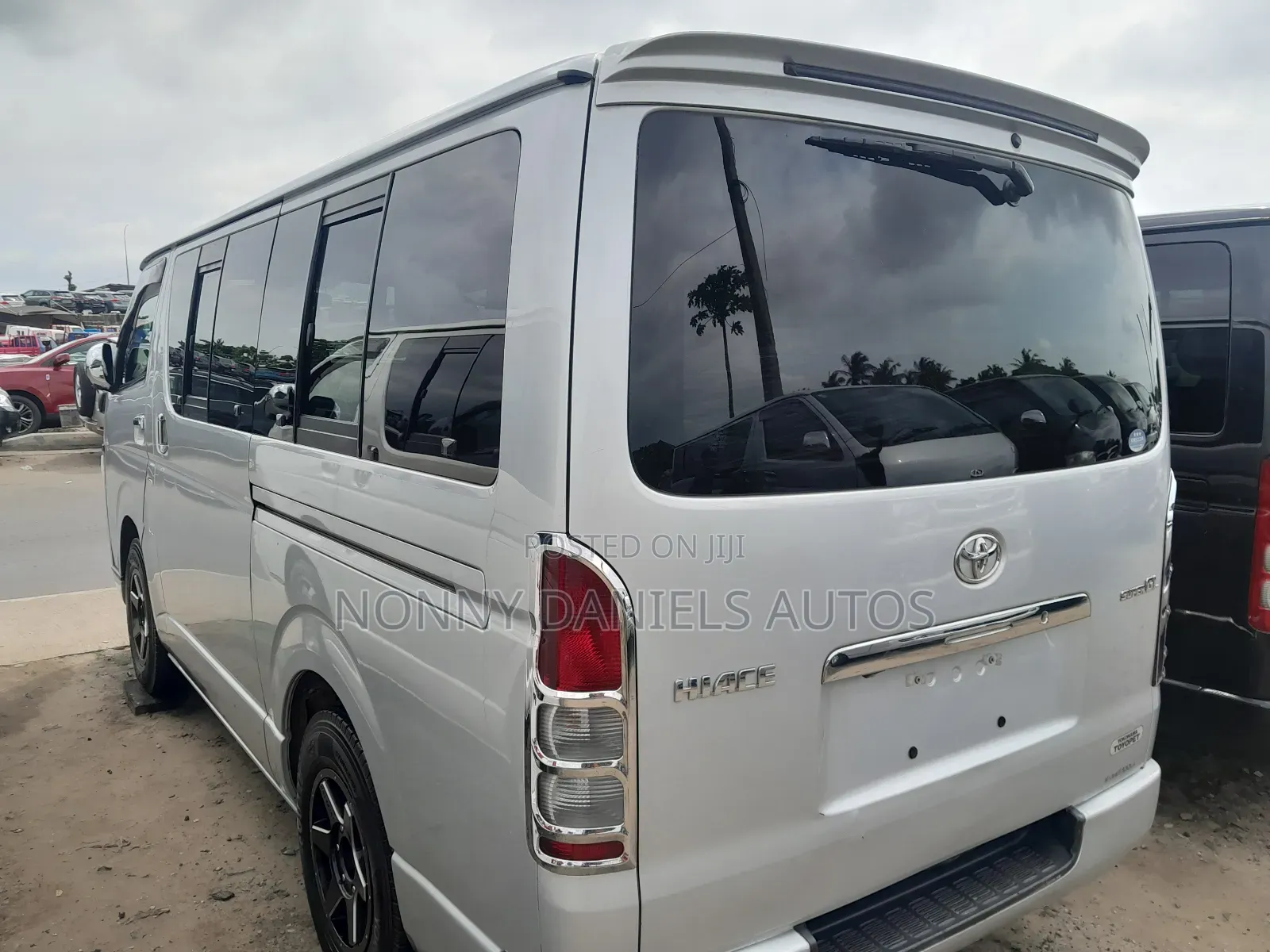 Toyota HiAce 2010 Silver