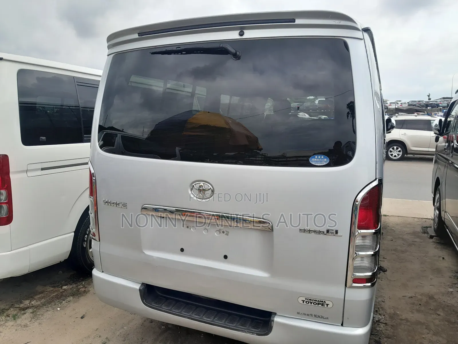Toyota HiAce 2010 Silver