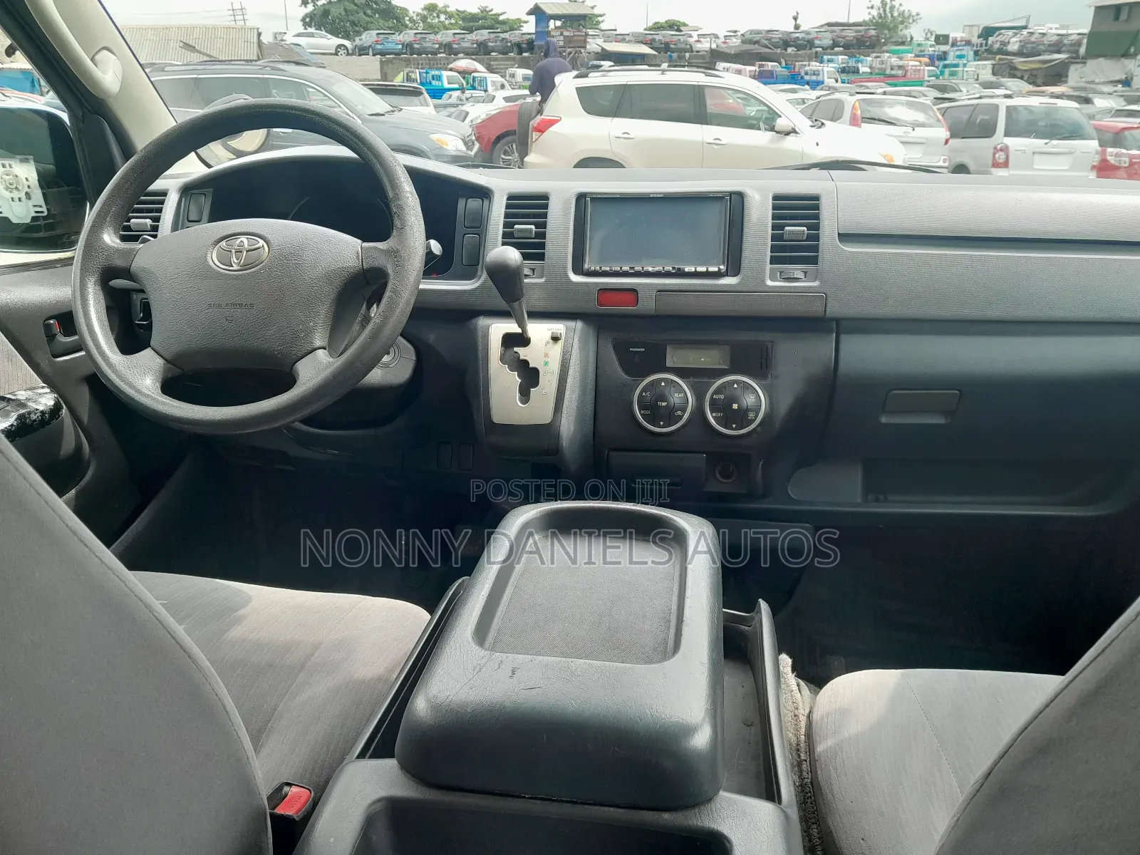 Toyota HiAce 2011 Black