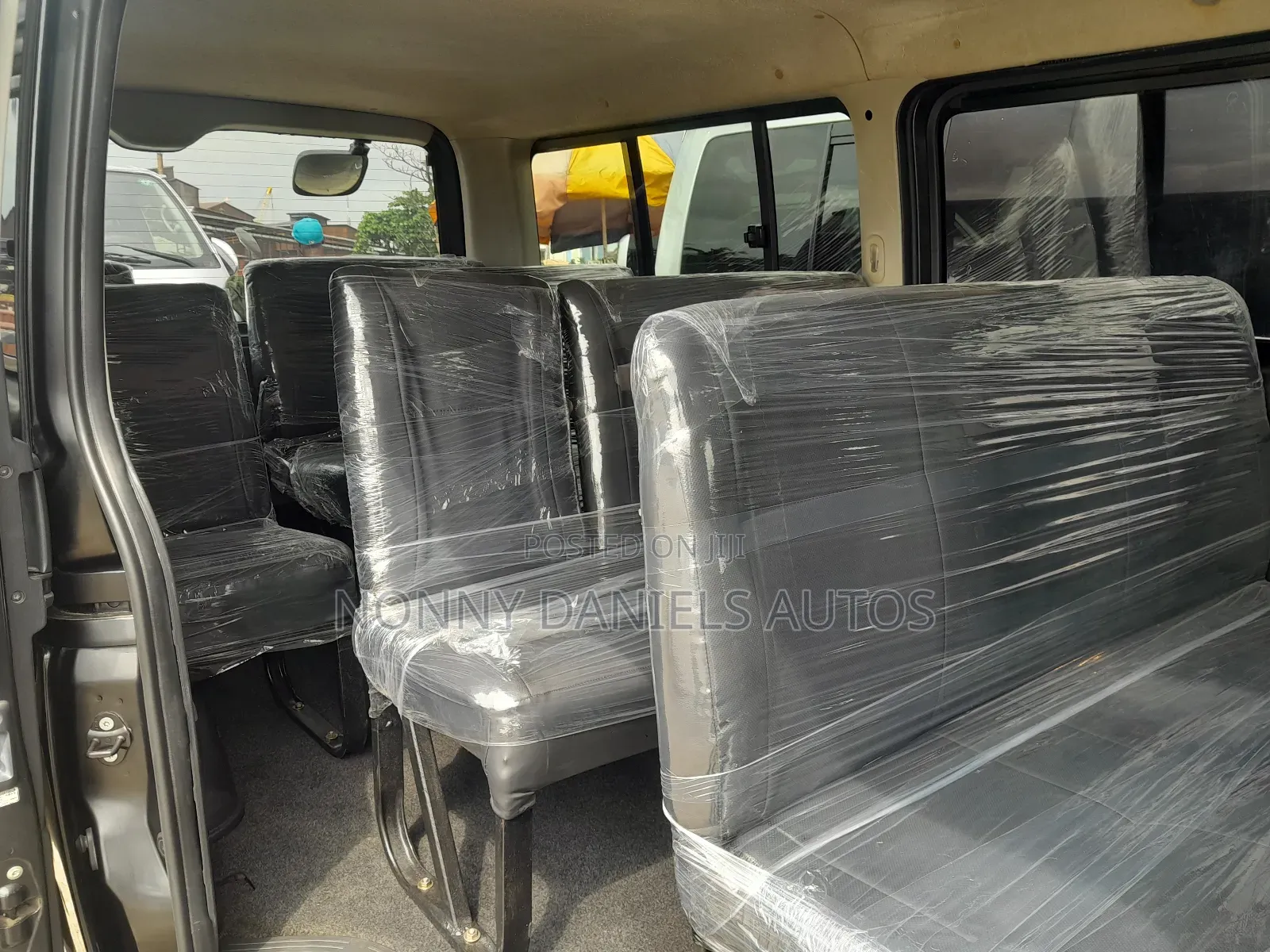 Toyota HiAce 2011 Black