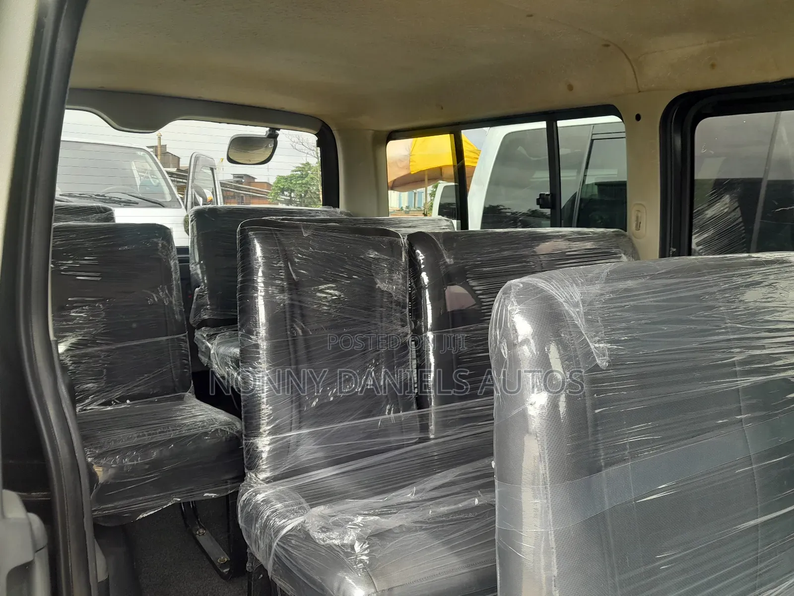 Toyota HiAce 2011 Black