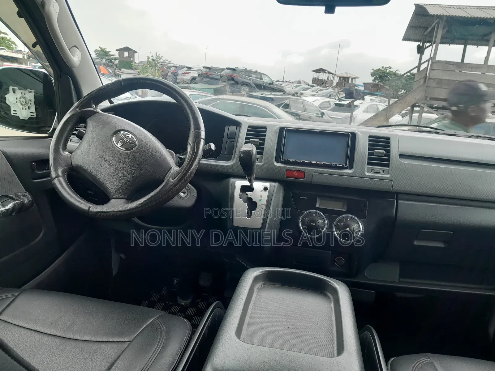 Toyota HiAce 2012 White