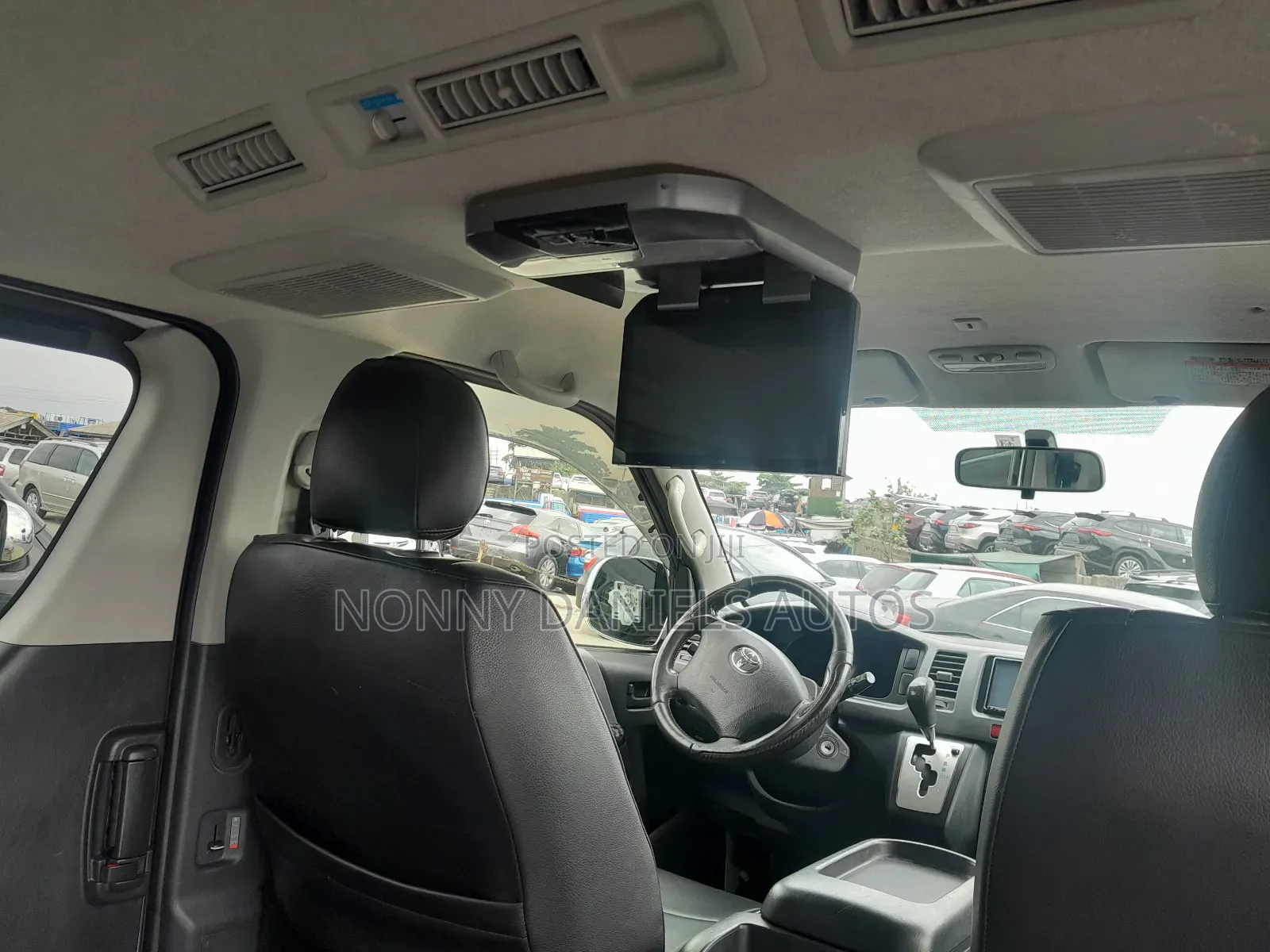 Toyota HiAce 2012 White