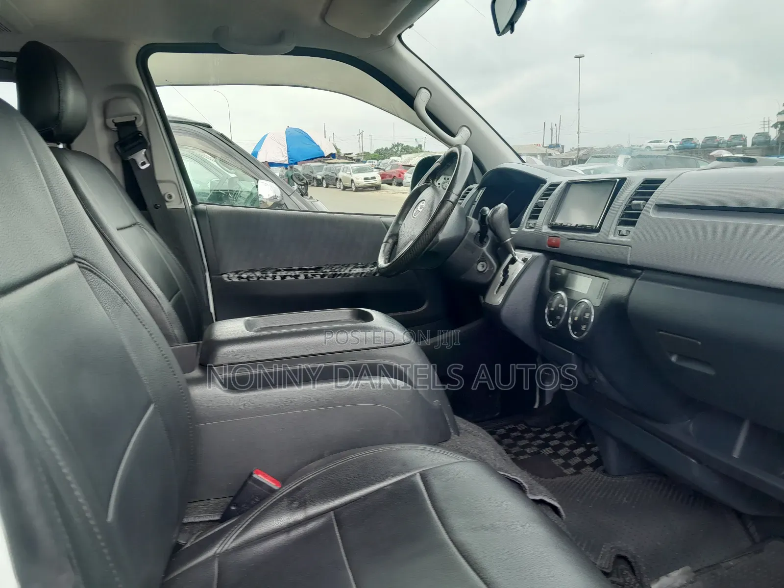 Toyota HiAce 2012 White