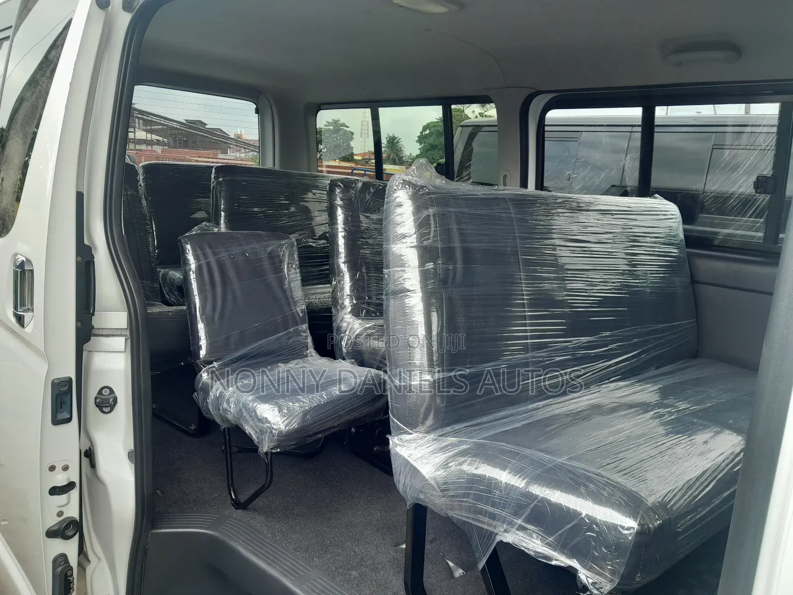 Toyota HiAce 2012 White