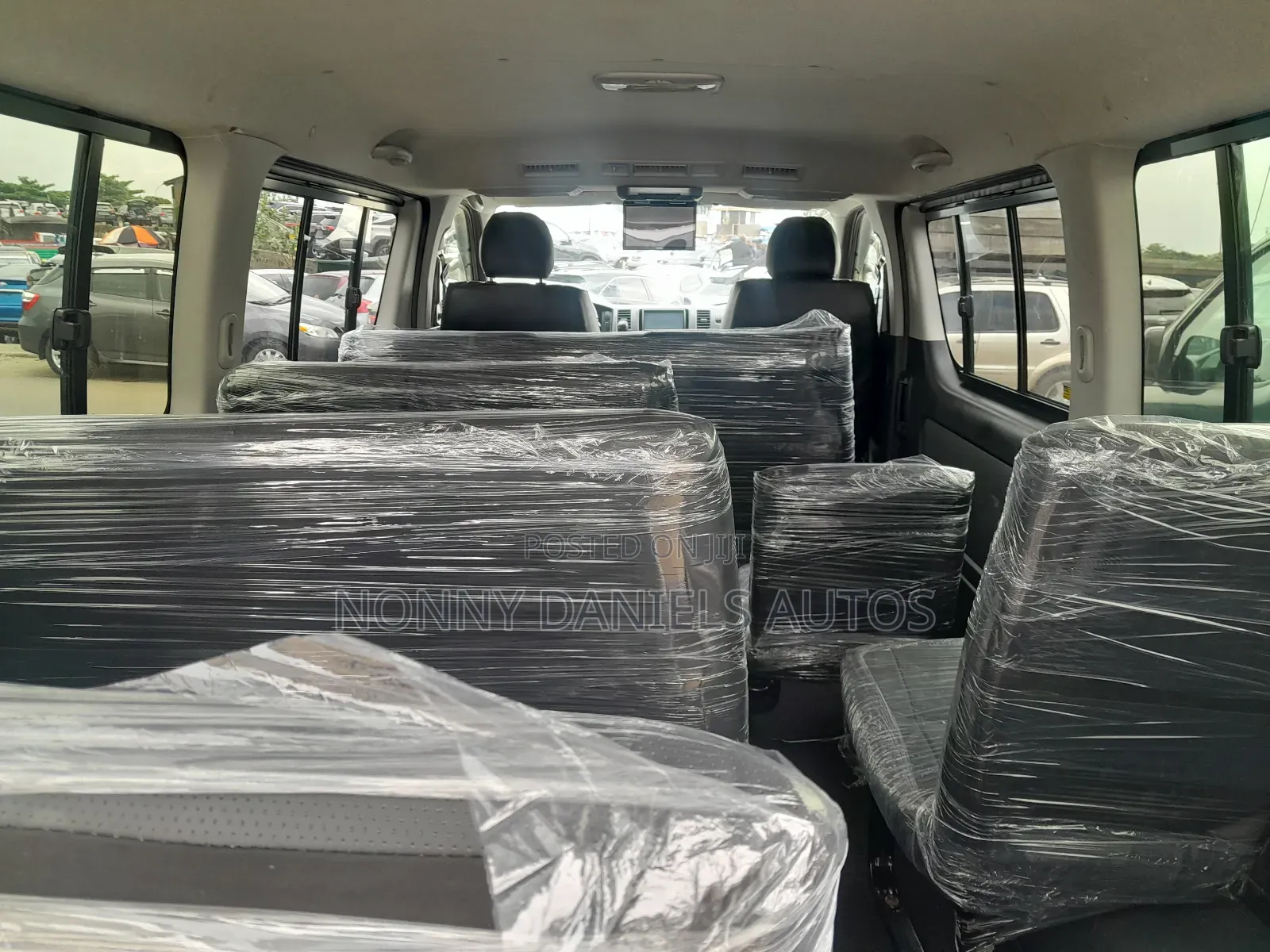 Toyota HiAce 2012 White