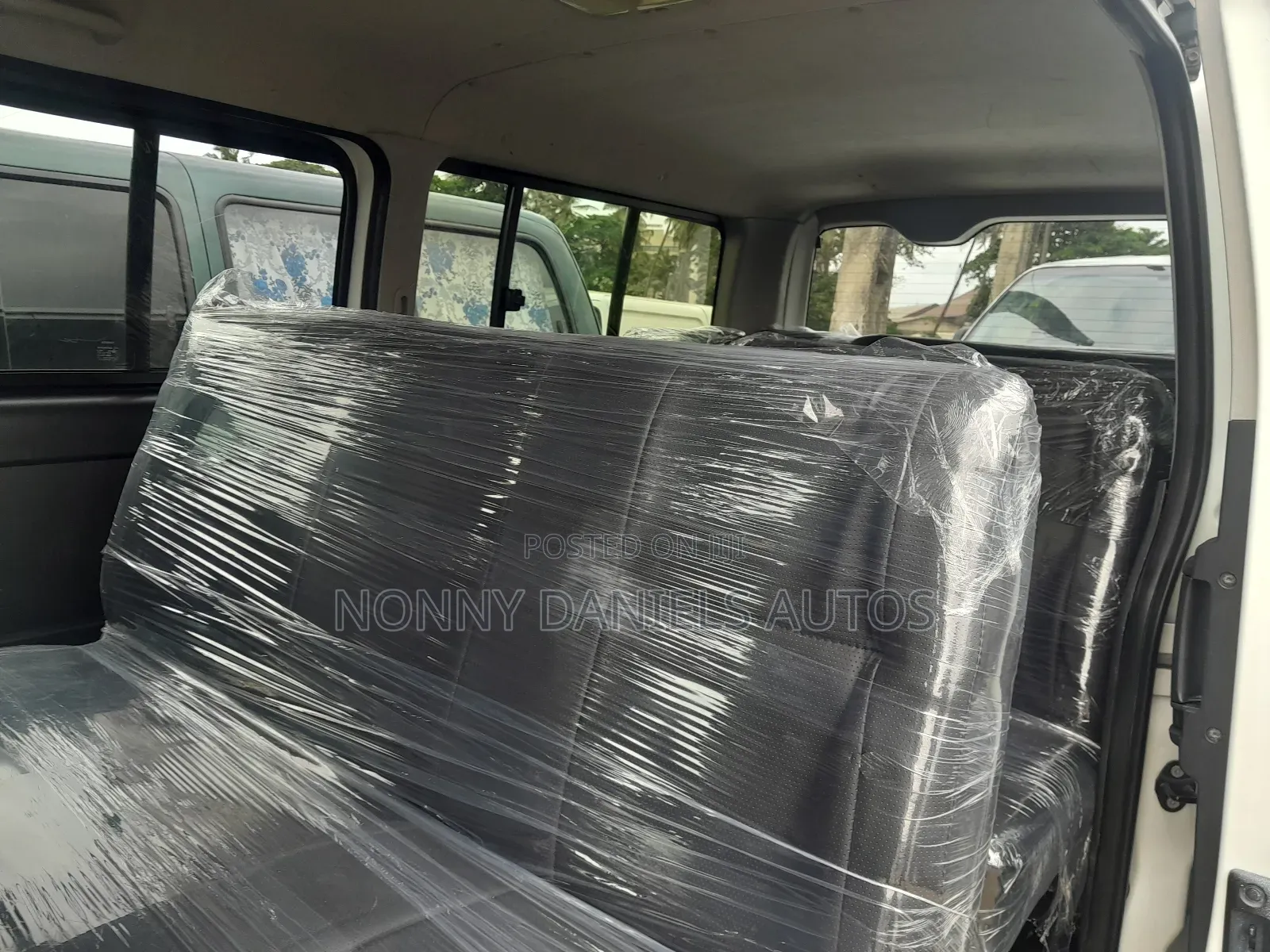 Toyota HiAce 2012 White