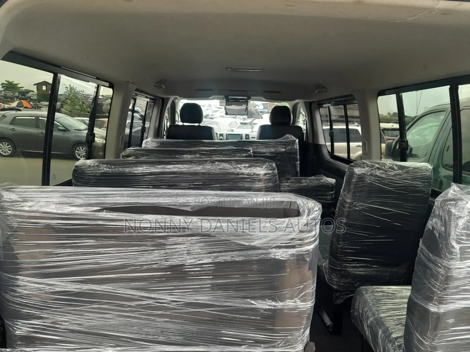 Toyota HiAce 2012 White