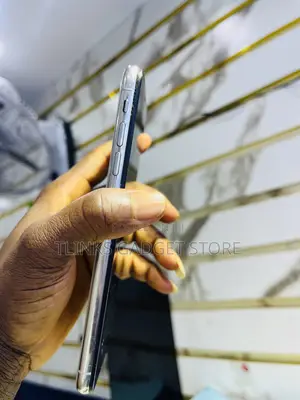 Apple iPhone XS Max 64 GB White