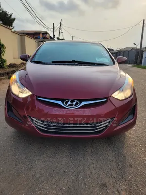 Hyundai Elantra SE Sedan FWD (1.8L 4cyl 6A) 2016 Red
