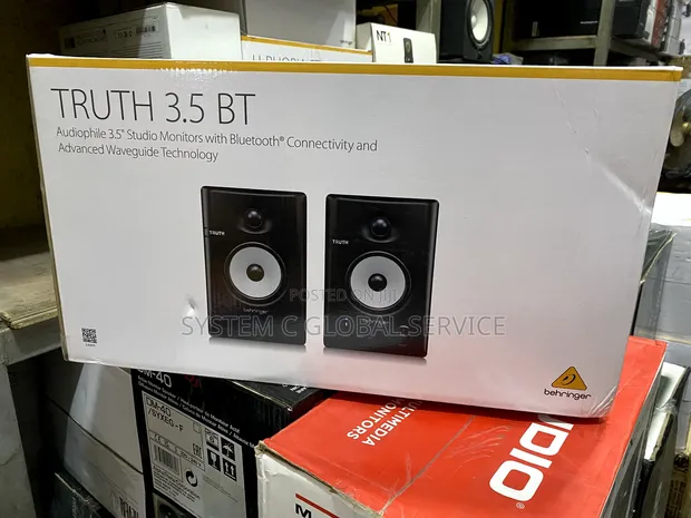 Behringer Studio Monitor Truth Bt in Ojo Audio Music