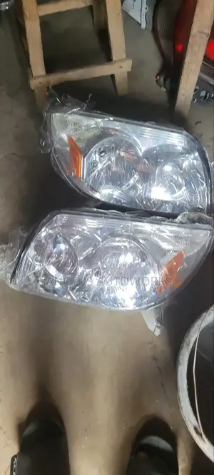 Headlight Toyota 4runner 2003_2005