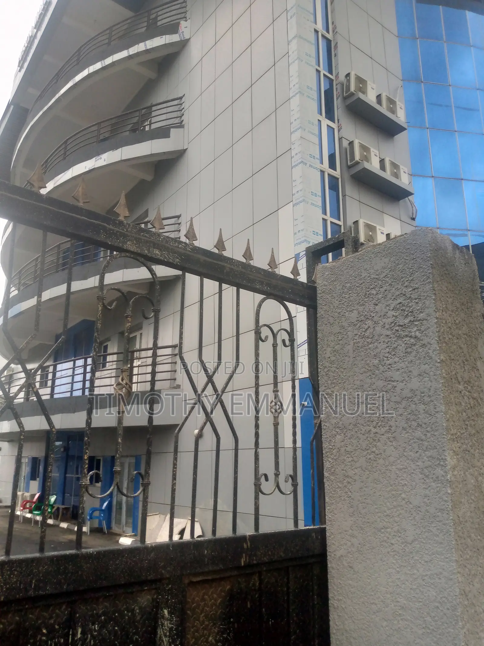 Office Space for Rent in Second Floor With Serviced Elevator