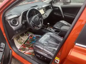 Toyota RAV4 Limited AWD (2.5L 4cyl 6A) 2017 Orange