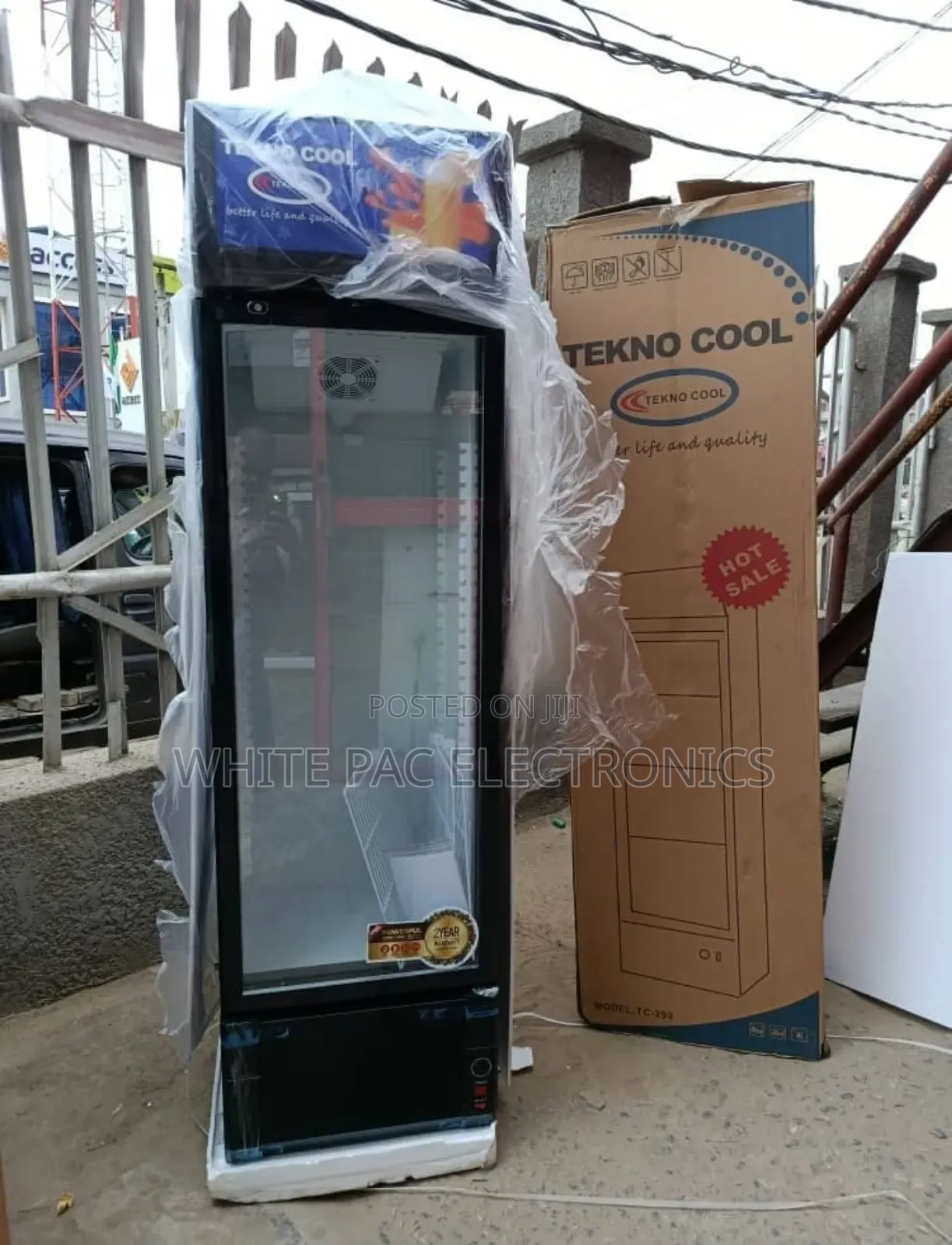 Teknocool Standing Chiller 365 Litre  Fast Cooling > 2 Yrs