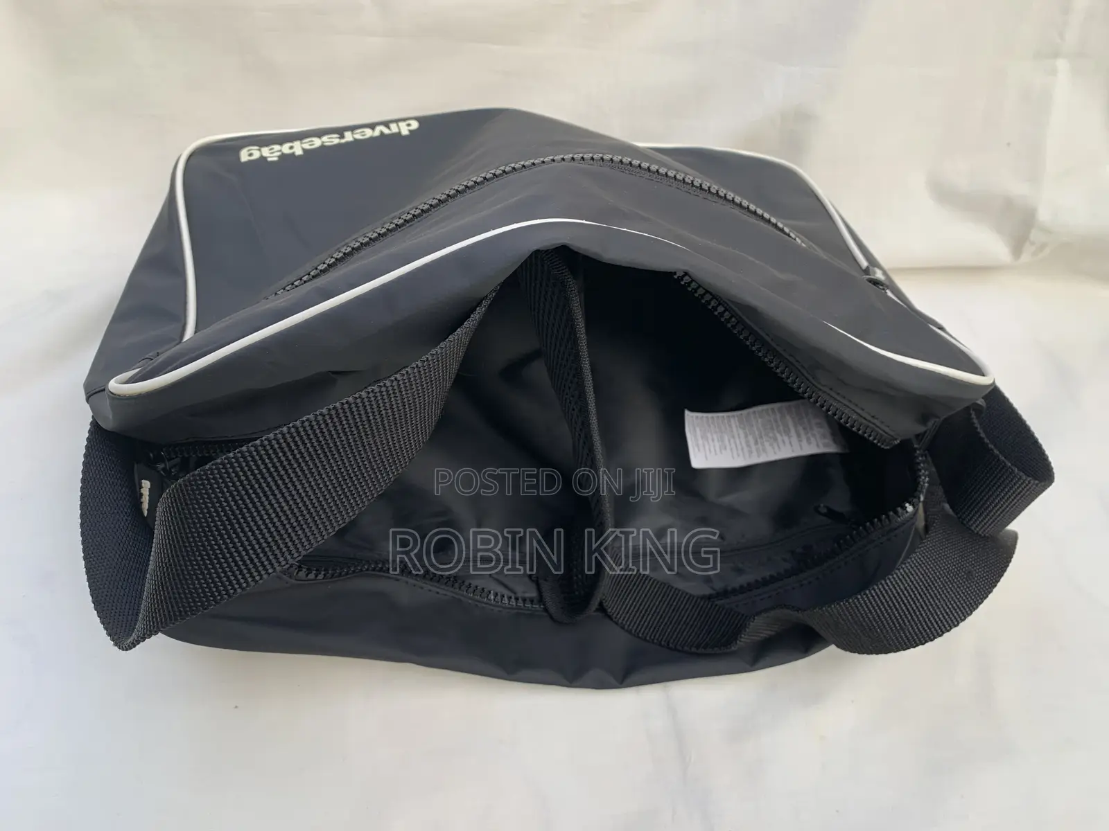 Diverse Black Crossbody Shoulder Bag Size Medium