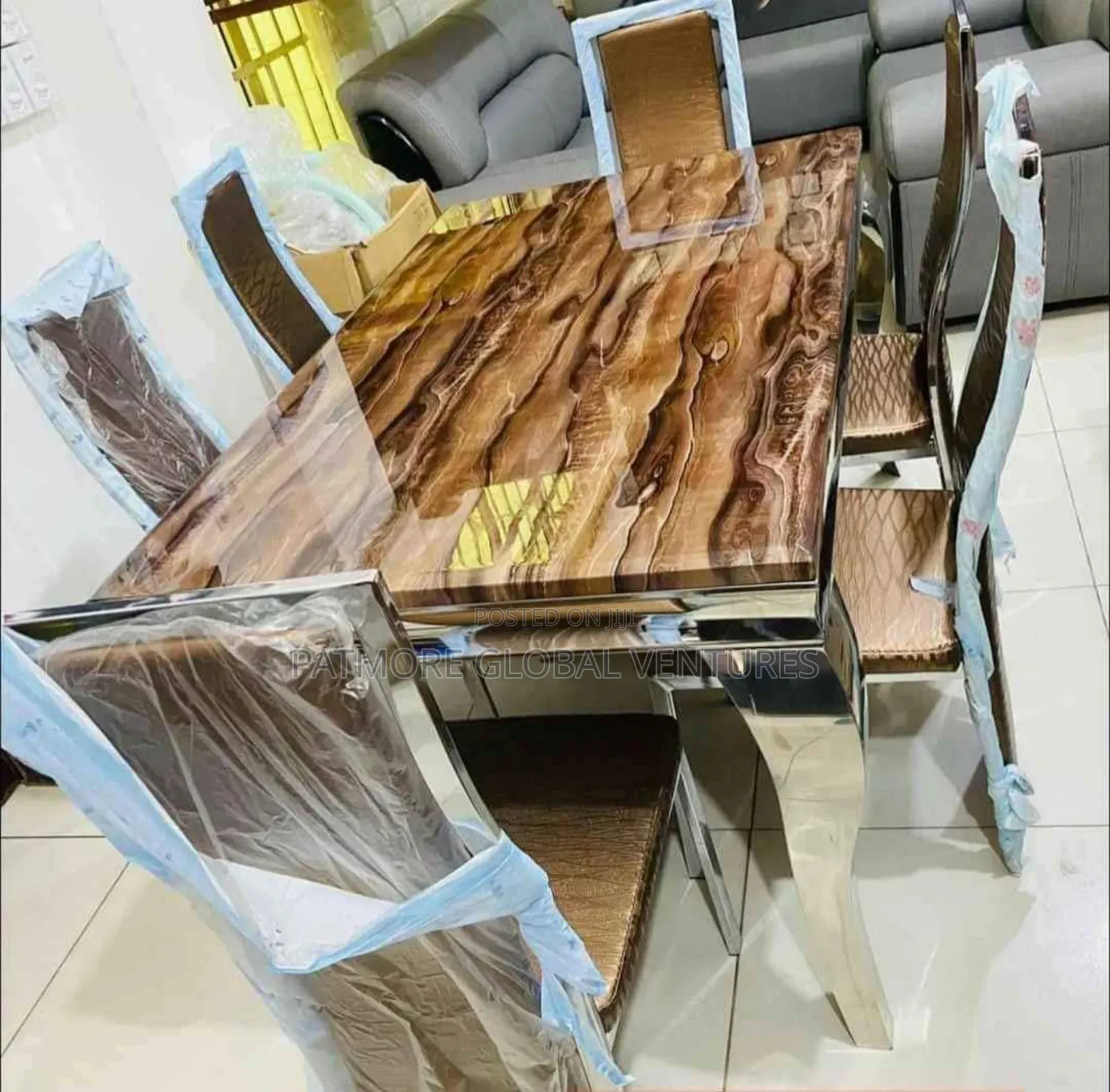 Quality by 6 Dining Table