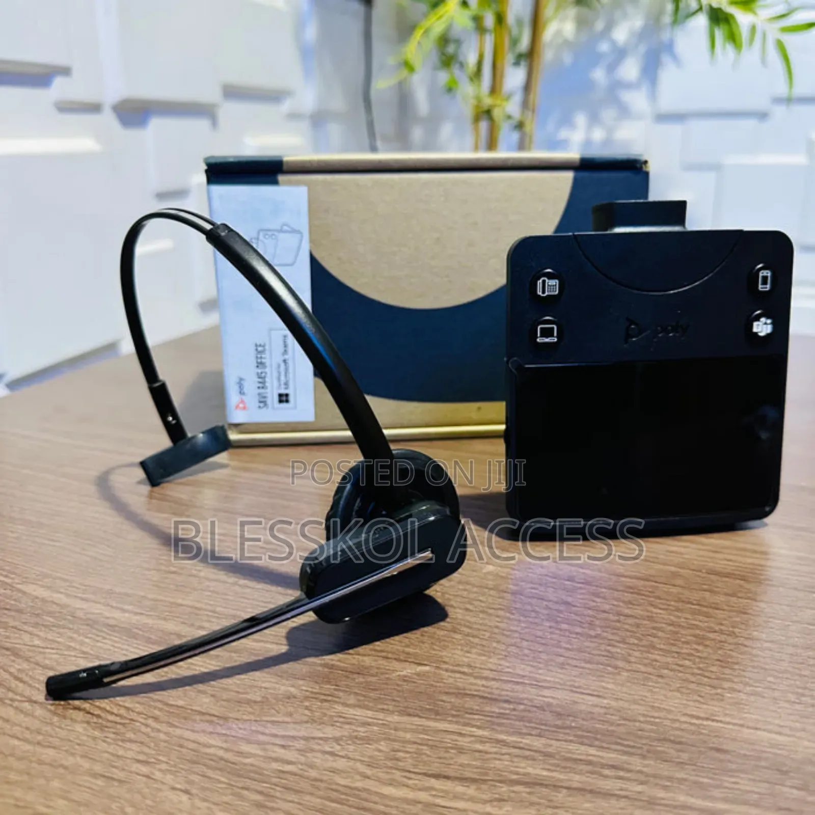 Poly Savi 8445 Office Wireless Dect Headset