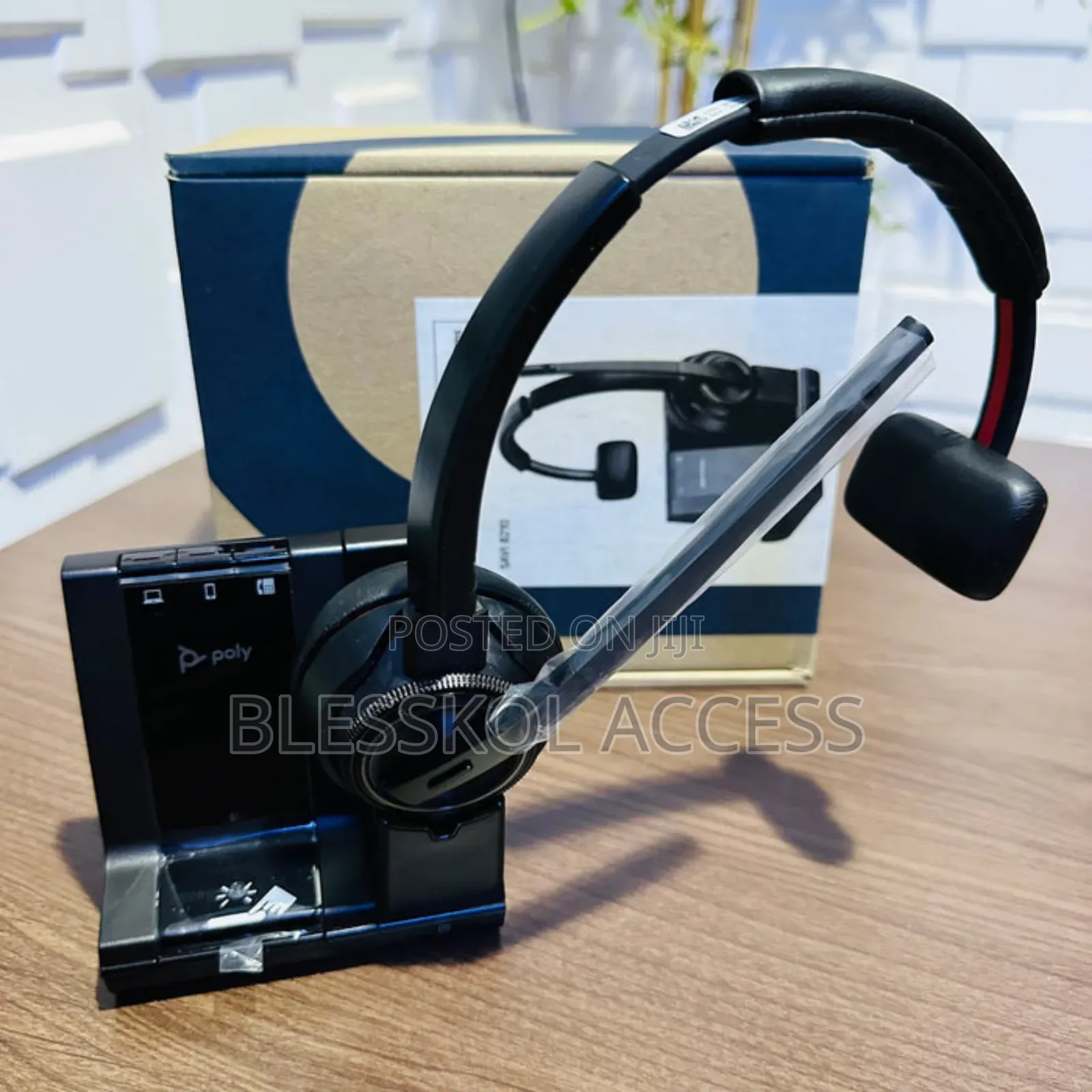 Poly Savi 8210 Wireless Dect Headset