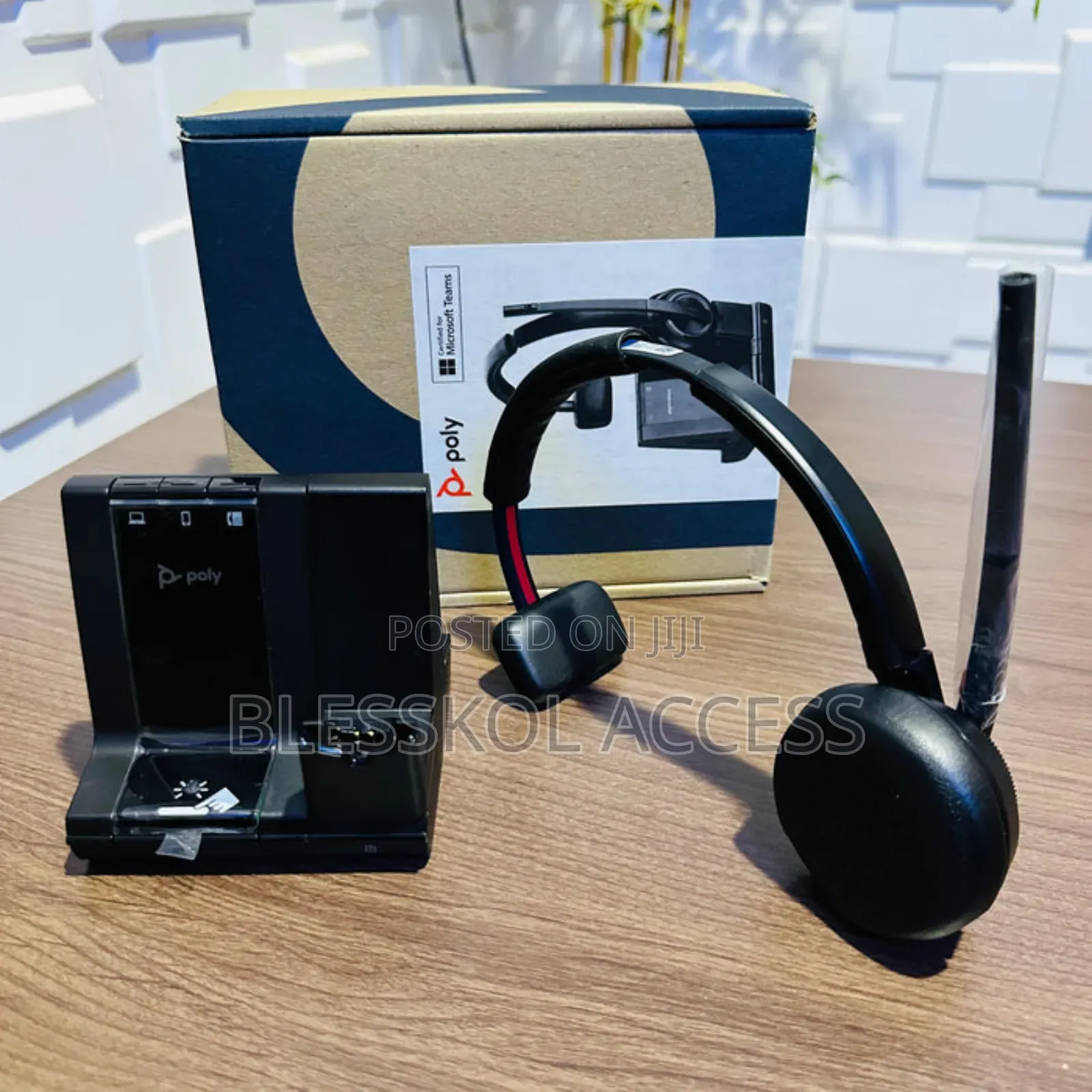 Poly Savi 8210 Wireless Dect Headset