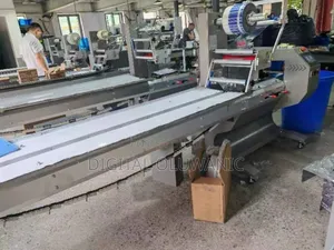 Flow Wrapping Machine