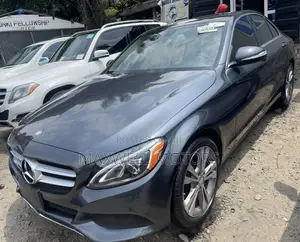 Mercedes-Benz C300 Sport 4Matic Sedan AWD (2.0L 4cyl 7A) 2017 Gray