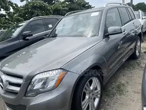 Mercedes-Benz GLK-Class Base GLK 350 4dr AWD 4MATIC (3.5L 6cyl 7A) 2015