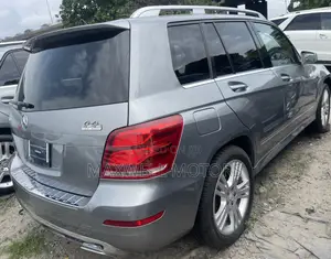 Mercedes-Benz GLK-Class Base GLK 350 4dr AWD 4MATIC (3.5L 6cyl 7A) 2015