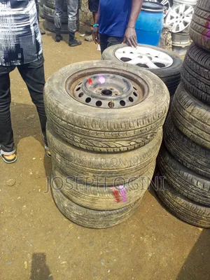 Tire for Es Highlander Camry Corolla Hillux Rav4 C