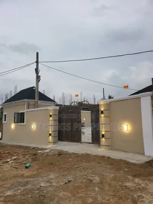 3bdrm Bungalow in Elebu Market, Akala Express for sale