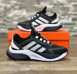 Adidas Sneakers
