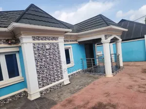 4bdrm Bungalow in Second Avians, Akala Express for sale