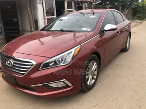 Hyundai Sonata Base Sedan FWD (2.4L 4cyl 6A) 2016 Red